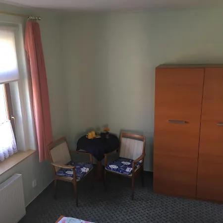 Altona Guest house *